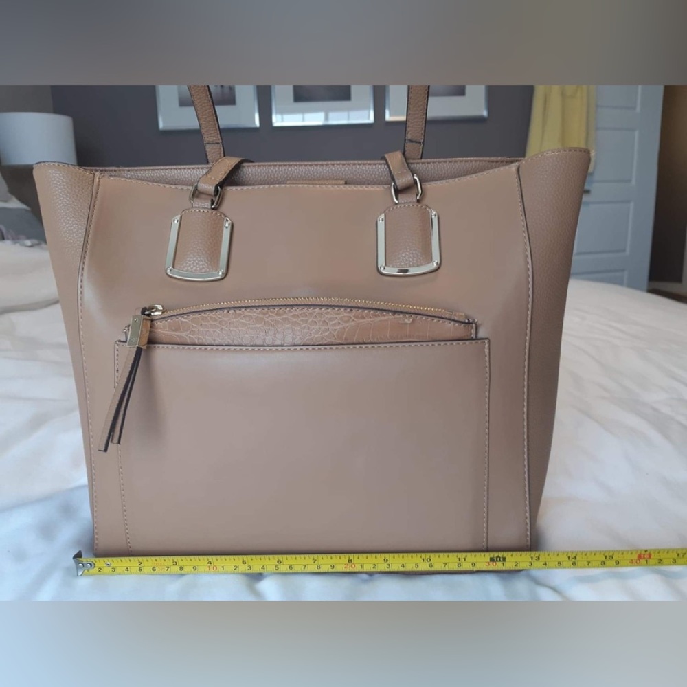 NWOT tan Nine West handbag.
